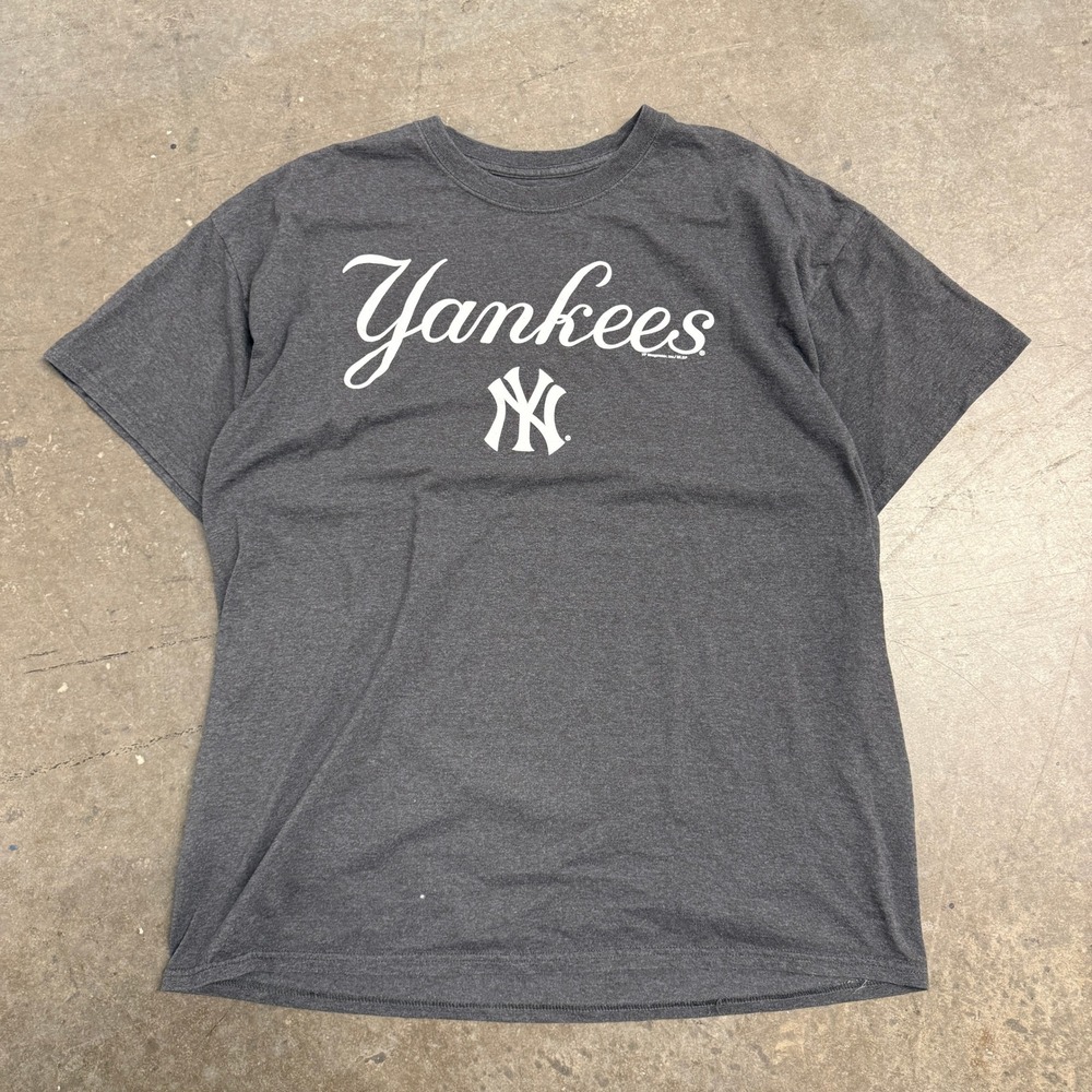 MLB New York Yankees T-Shirt Mens XL Charcoal Grey Heather Script Logo NY Tee